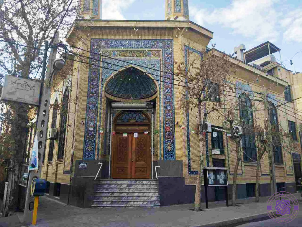 عکس فضای داخلی مسجد توفیق مشهد ویژه مجالس و ختم با خدمات کامل تیم تشریفات احسان | سئو: رزرو فوری، امکانات حرفه‌ای، تجهیزات صوت و تهویه، محیط امن و محیط خانوادگی