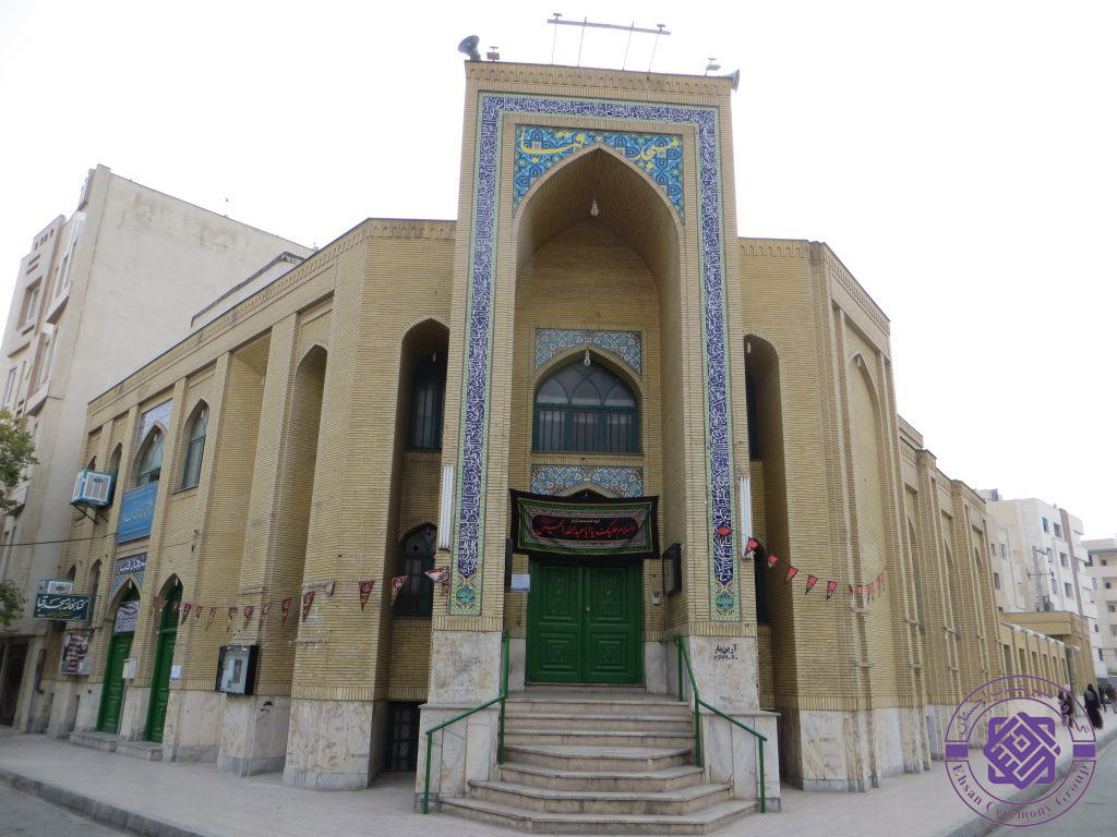 نمای خارجی مسجد قبا خیام جنوبی مشهد | خدمات تشریفات احسان، حیاط و محل نصب بنر و تاج گل برای مراسم باشکوه، ظرفیت بالا | سئو: مسجد قبا مشهد، مجالس بزرگ و مذهبی